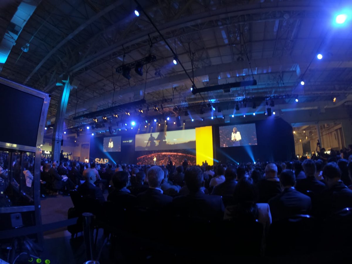 cristinapalmaka's tweet image. Com uma poderosa rede de soluções para a #IntelligentEnterprise, a @SAP proporciona a melhor experiência do cliente através da utilização de tecnologias disruptivas e de ponta como AI, IoT, machine learning, e blockchain. Saiba mais: goo.gl/ABgsXh #SAPForum