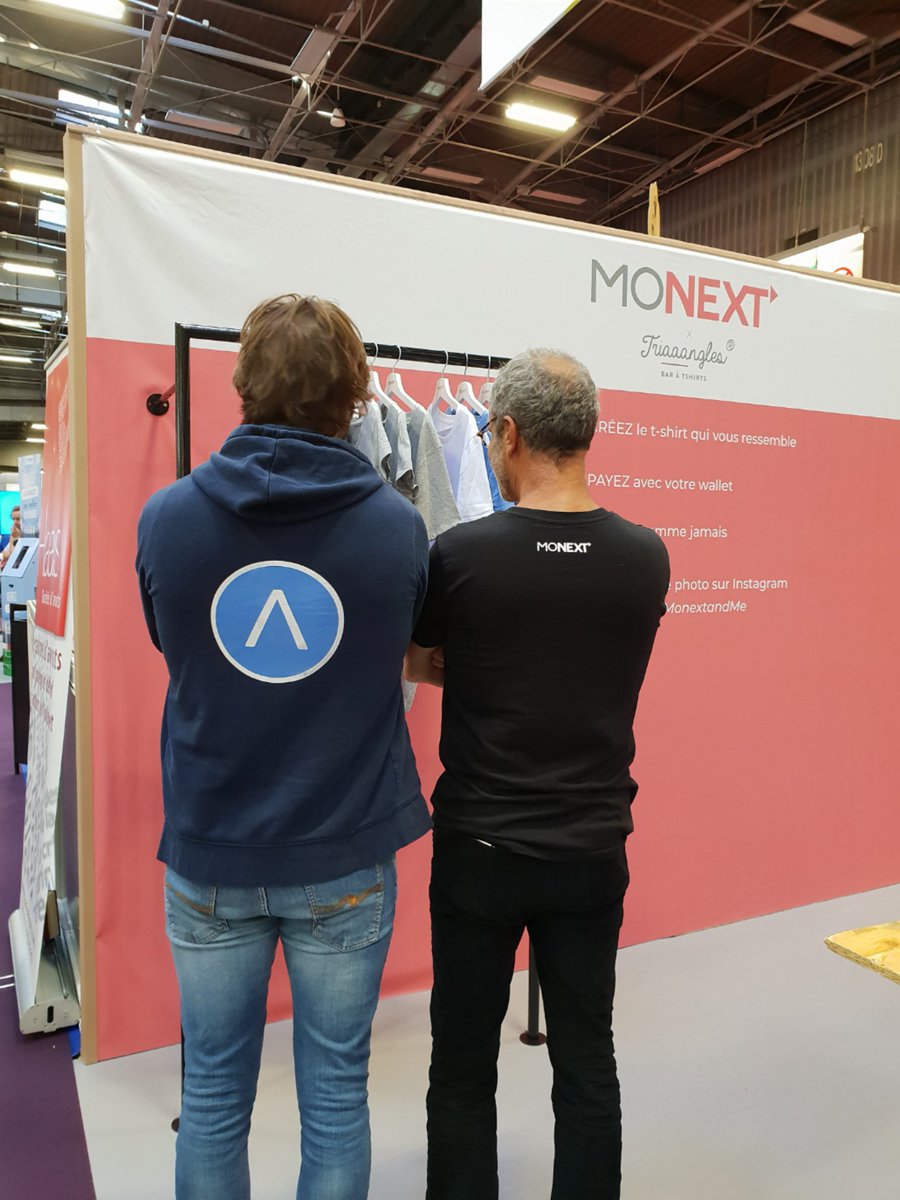pierreboiza's tweet photo. Toujours un plaisir de discuter #paiementmobile avec l'un des partenaires historiques d'@applydia : @Paylinebymonext durant la #ParisRetailWeek2018, autour d'un bon t-shirt ! #ParisRetailWeek #mobilepayments https://t.co/bikxlGZ6gv