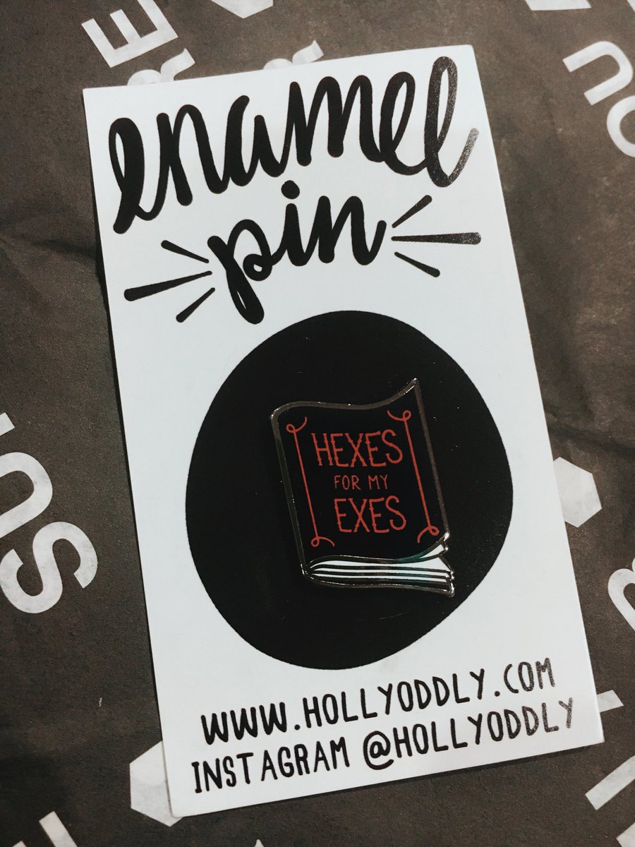 sydneykhoo's tweet photo. Pin mail from #tkvo in Toronto!!! Been trying to get my enby paws on that pronoun pin for months ππ½
TKVO is a super cute queer and trans owned shop in Toronto. Check βem out https://t.co/5k7G5YRu0z https://t.co/zWzSAnpVFd