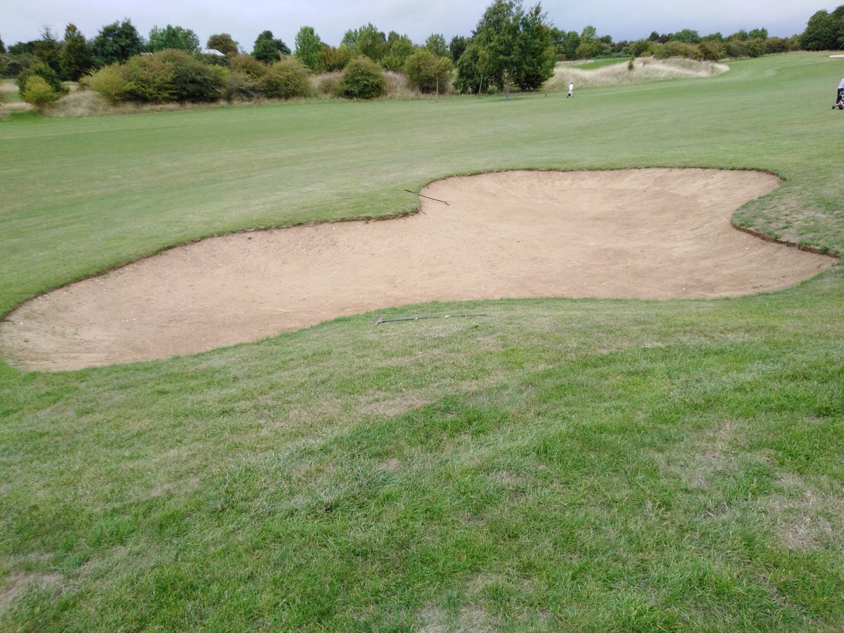 SkipseyArren's tweet photo. Decompacting fairway bunkers this afternoon @ChesDowns @andycopeland088 @IainBiggs @ChrisBirkett16 https://t.co/FCvFTBuQcZ