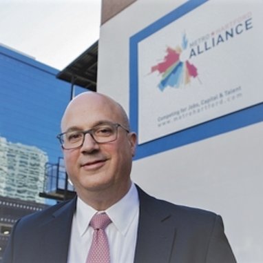 InnovationHtfd's tweet image. Kudos to @MetroHartford President and CEO David Griggs, who was included in Consultant Connect’s list of Top 50 #EconomicDevelopers. Learn more about Griggs’ initiatives in the #IDH interview bit.ly/IDH_Griggs. bit.ly/2MlhumC
