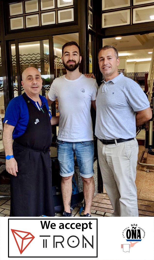 CafeteriaOna's tweet photo. Today @viscido has been our first customer to pay with $TRX. Decentralization is a Reality.

Hoy @viscido ha sido nuestro primer cliente en pagar con $TRX. La descentralización es una realidad.
#TRON #TRX @TronEspana @justinsuntron  @Tronfoundation #Málaga https://t.co/iVpJsWLTlG