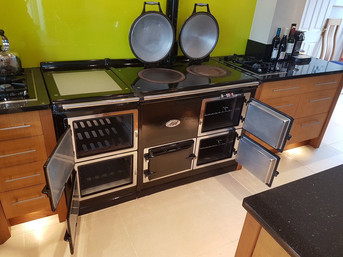 Kernow_Trucker's tweet photo. There we go. After nearly 4 hours work we have one #LimitedEdition #Millennium #Aga returned to it's former glory. 

She now sits proudly in the kitchen as the focal point once again.

#AgaCleaning #Aga #Fowey #Cornwall #Shiny 🌟🌟 #Kitchen https://t.co/wfg2NUMTej