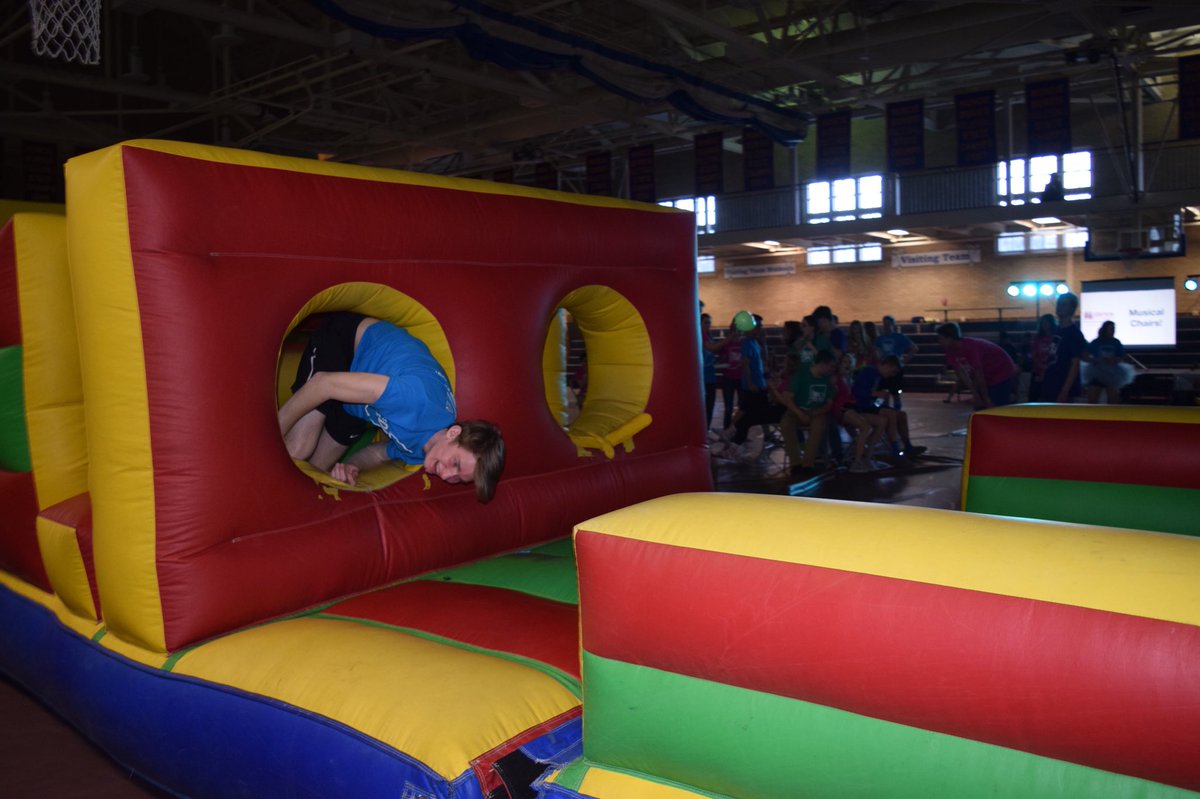 MuncieBurrisDM's tweet photo. Flipping out because we have a team meeting today after school from 3-4! Come join us and learn how you can get involved in this year’s Dance Marathon. #BurrisFTK https://t.co/2gJv1W44uN