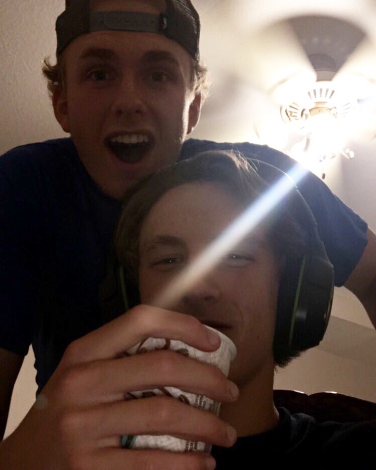 BradyCampbell14's tweet photo. Happy Birthday @logantollefson hope it’s a good one bro! 🎉🎈 https://t.co/Q9V3GeBntX