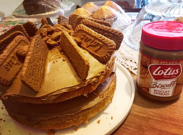 bkstearoom's tweet photo. The ultimate if you love Biscoff as much as I do 😂🙌🏼 Biscoff Biscuit Cake 😍 I mean yummmmmmmmmmmmmmmmmmiiiieeeeeeee 😍 
#Biscoff #biscoffbuscuits #biscoffbiscuitcake #yummy #madebyme #vintagetearoom #tearoompentyrch #cardiff https://t.co/zxRj46A8U4