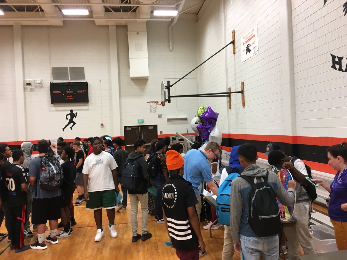 humboldtspps's tweet image. Humboldt students are learning about and registering for our Extended Day Learning opportunities.  Learning doesn’t end at 2P-it’s lifelong!