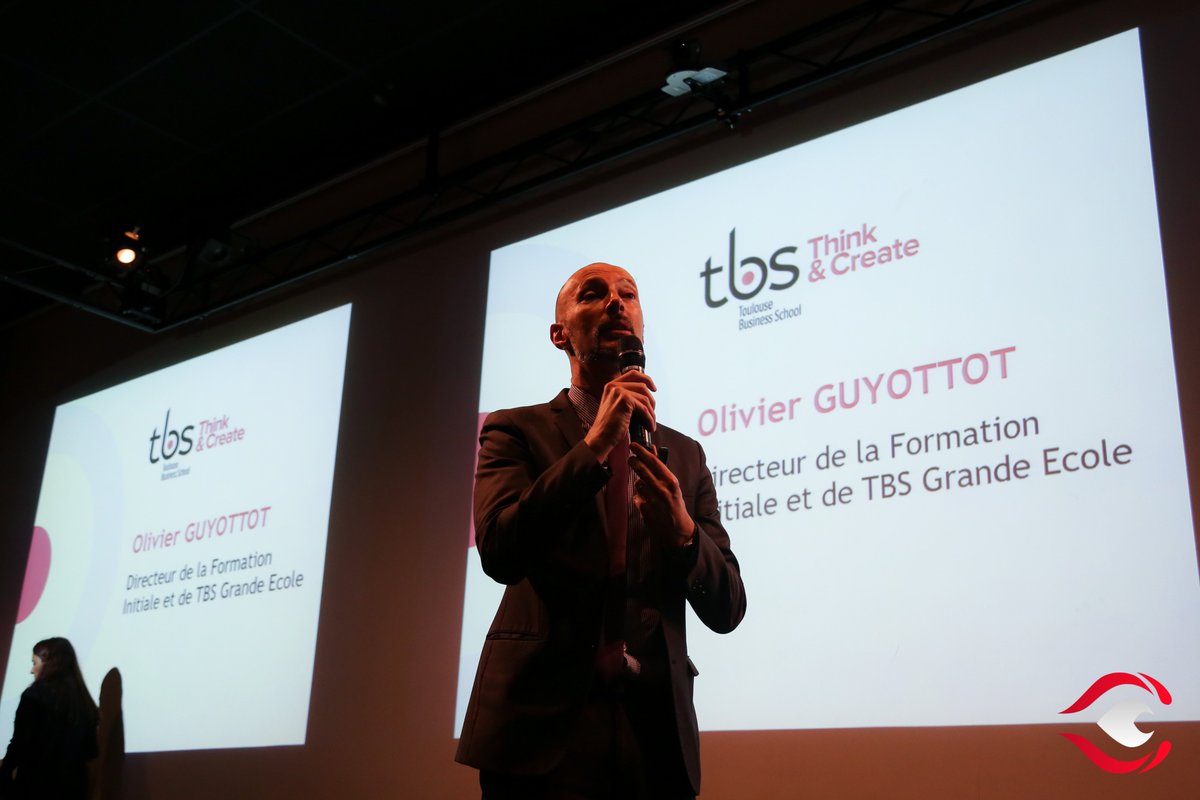 Aujourd'hui c'était aux nouveaux étudiants intégrant le Programme Grande École en M1 de faire leur rentrée avec au programme une présentation de l'école, des 5 campus, des Career &amp; Business Starter et des associations étudiantes. Bienvenue à eux 🖐🏼🚀 #WelcomeToTBS #Rentrée2018