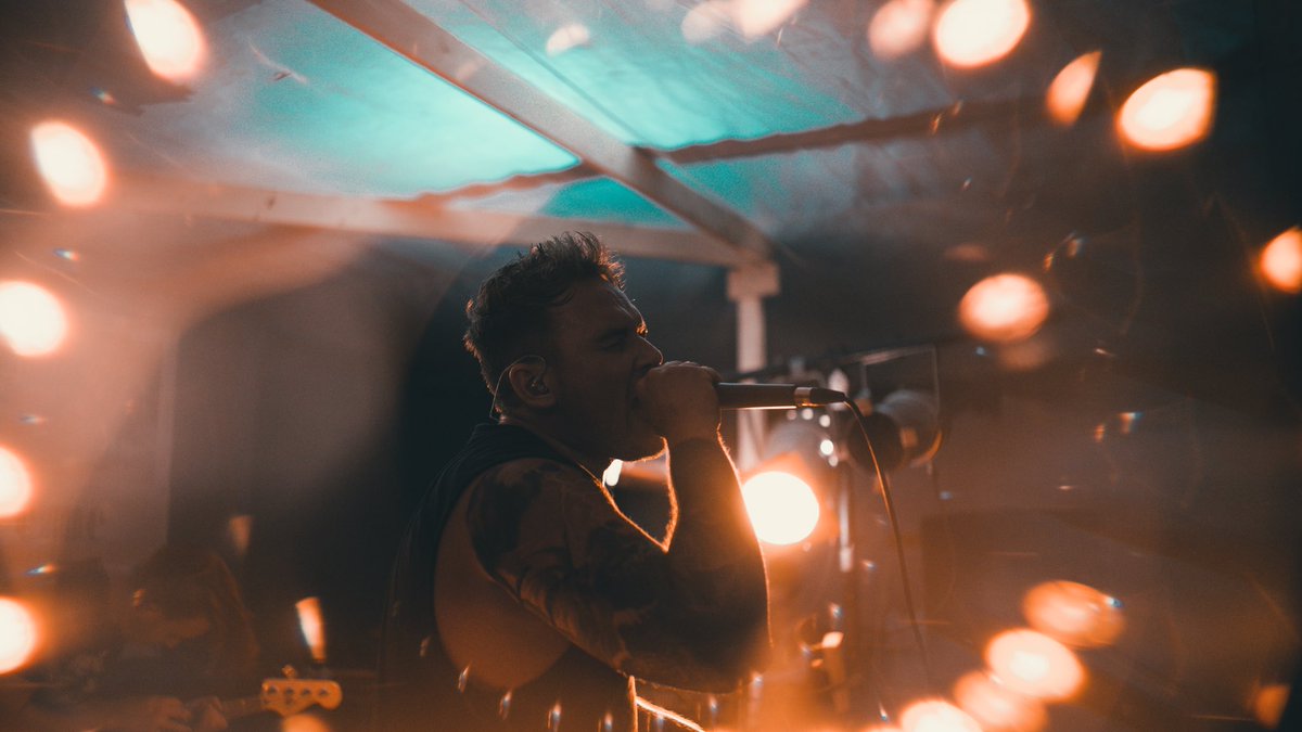 DAY 3
@BobbleCafe Lille tonight 🇫🇷 Buzzing to be back to where we played our first ever show outside of the UK!

#EDSK #TheIMMERSIONtour #IMMERSEyourself #FuelledByFireball

📸 - @KieranGallop