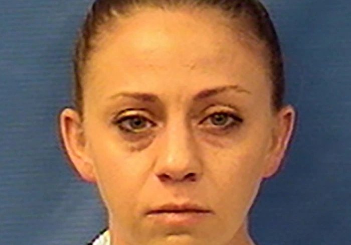 Bossip's tweet image. Who’s Lying? Dallas Cop Who Murdered Botham Jean Was Heard Knocking, Yelling “Let Me In” By Witnesses Before Shooting bossip.com/1667229/whos-l…

(Picture by: Splash News)