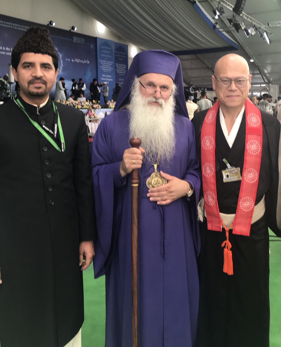 AhmadiyyaYEG's tweet photo. RT @ebslmbwn: RT @Islamforjapanes: “This is real”
Faith in God & Humanity
Buddhist , Christian and Muslim leaders affirm social cohesion and peaceful coexistence @ Ahmadiyya Annual Conference
#thisisrolemodel #islamforpeace #trueislam #loveforallhat… https://t.co/58Z5qlqg3y