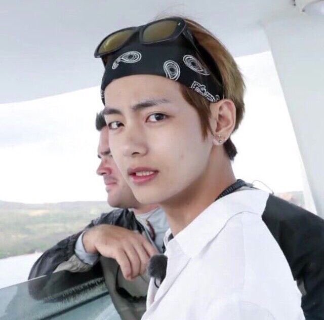 Jeen 🐯 Tae on Twitter: "He is sooo good looking even without make ...