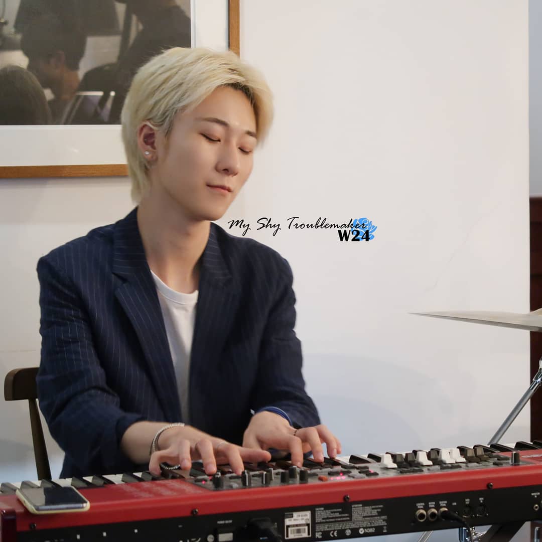 parkaaronpics's tweet photo. 180901 © my shy troublemaker #aaron #아론 #W24 #더블유24 https://t.co/ZUvlnLHdAE