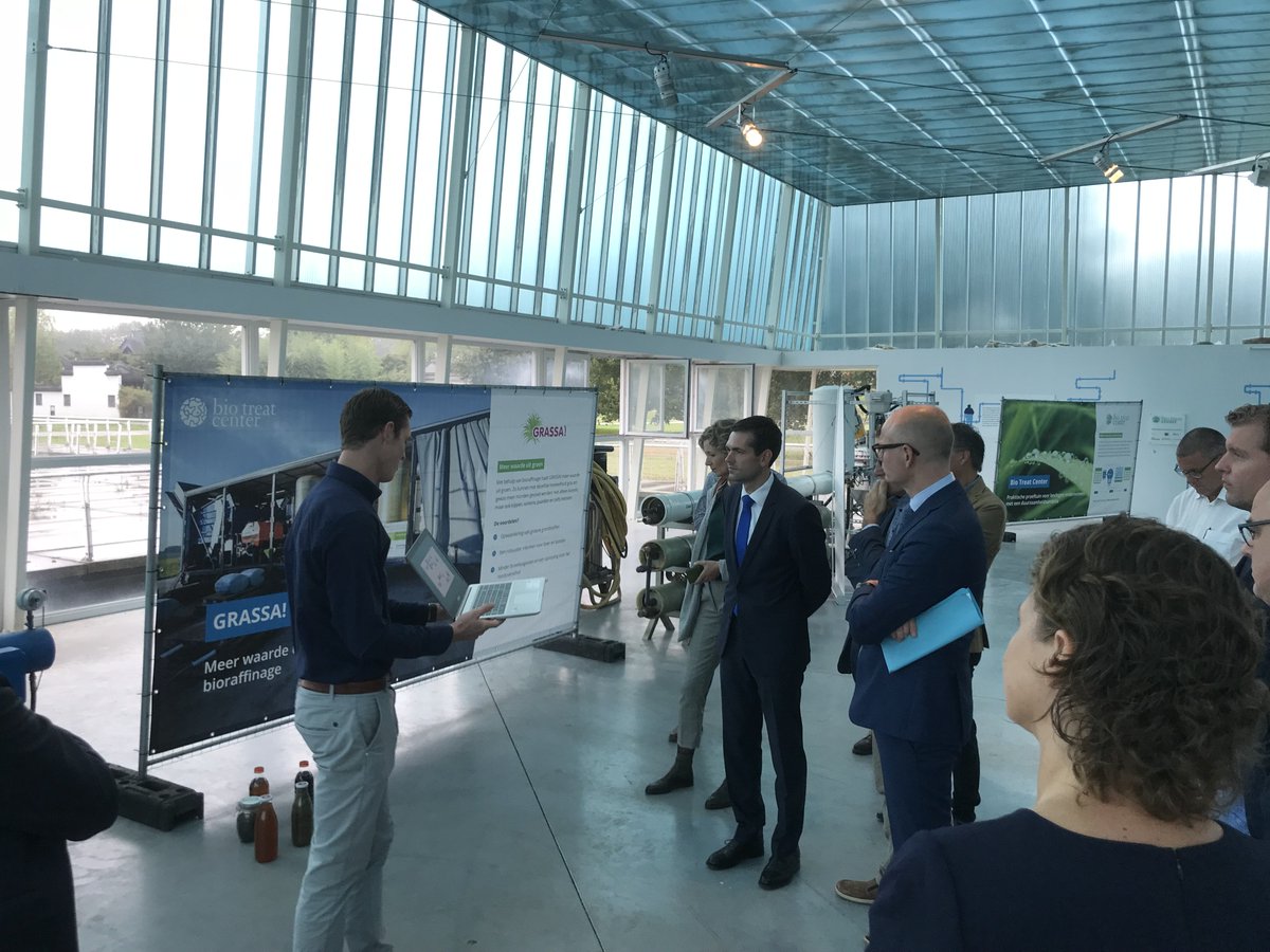 Grassa! (@grassavenlo) on Twitter photo Afgelopen week bezochten gedeputeerde <a href="/Akkerjoost/">Joost van den Akker</a> en <a href="/HubertMackus/">Hubert Mackus</a> #BTC lab op de @BL_CampusVenlo. Zij zijn weer helemaal bijgepraat over de ontwikkeling in het Bio Treat Center en hebben ook een kijkje genomen bij projecten van <a href="/GrassaVenlo/">Grassa!</a>! Afgelopen week bezochten gedeputeerde <a href="/Akkerjoost/">Joost van den Akker</a> en <a href="/HubertMackus/">Hubert Mackus</a> #BTC lab op de @BL_CampusVenlo. Zij zijn weer helemaal bijgepraat over de ontwikkeling in het Bio Treat Center en hebben ook een kijkje genomen bij projecten van <a href="/GrassaVenlo/">Grassa!</a>!
