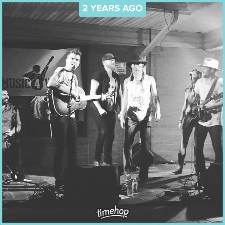 #tbtuesday when seeing ⁦@taylorcarson⁩ @Stephen_Kellogg⁩ ⁦@SteveREverett⁩ ⁦@nativerunmusic⁩ ⁦@garethasher⁩ at the #Music4Vets golf event. Absolutely incredible day of music and remembrance. #NeverForget911 #NeverForget #America