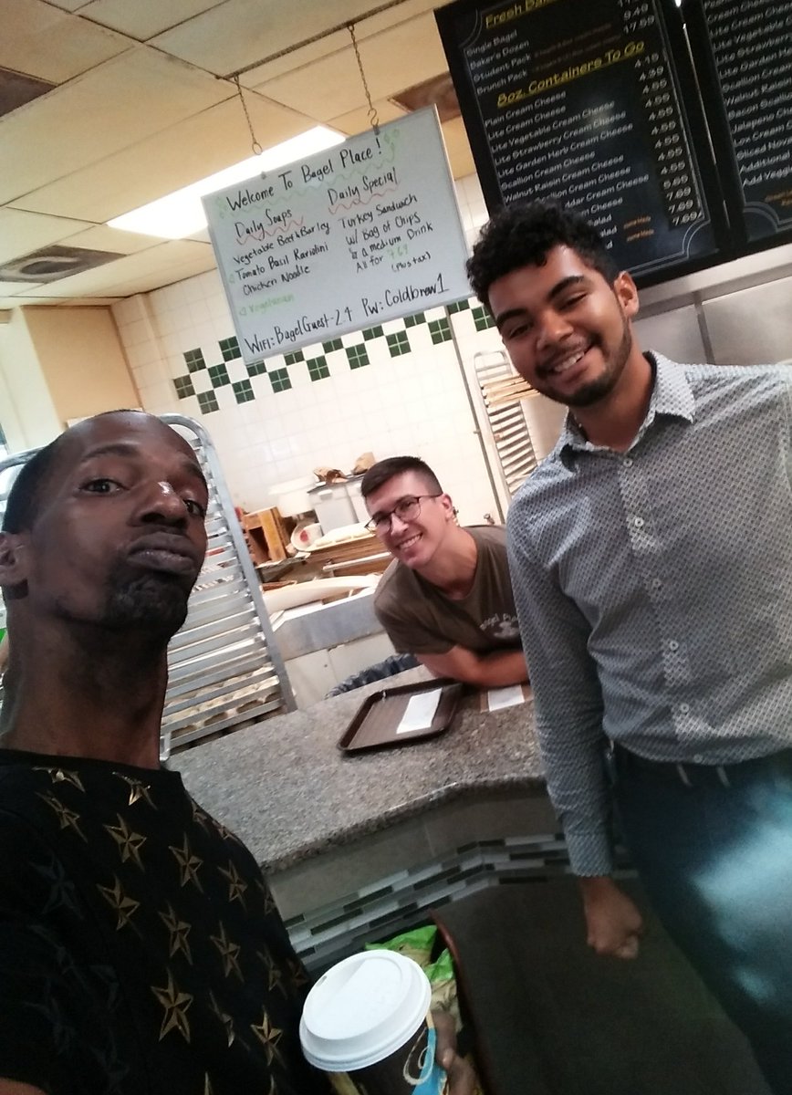 HypeHizzle69's tweet image. @MichaelLober1 @ceronamo Name three flyer brothas than this... go head... I&apos;ll wait @BagelPlaceCP 🤗💯💪 #BagelPlace #CalmDownRob #Ok