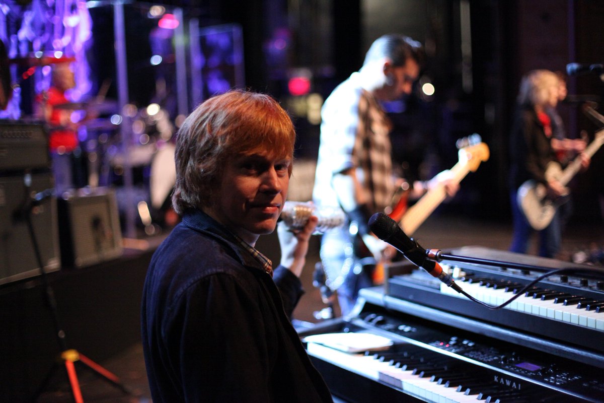 KawaiPianosUK's tweet photo. We love this picture of Carwyn Ellis rehearsing with @ThePretendersHQ on-stage in San-Francisco, using his #Kawai #MP7SE. #MPSeries https://t.co/EBu8e9z0EY