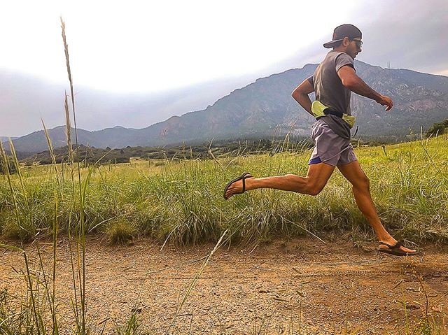 LUNAsandals's tweet photo. Gimme a 'T'!! Gimme a 'Rail'!! What can we say, Trail Tuesday just gets us really excited. Photo by @downtorun // @ultragrasshopper

#LUNAsandals #runfree #Borntorun #trailunning #trailtuesday #runhappy #happyfeet #LUNAlife #goodvibes #running https://t.co/FFqBd4QQEz https://t.co/mA2a7rCCMP