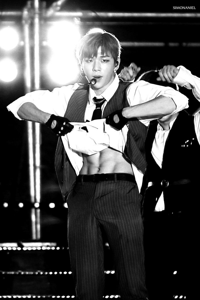simonaniel1210's tweet photo. 20180909 대구로 kpop 페스티벌 

우리 다니엘 살빠져도 보끄니는 그대로지 ㅠㅠ
아니 더 선명하지 ㅠㅠㅠㅠㅠㅠ
이제 정말 1g도 잃고 싶지 않아 ㅠㅠ

#강다니엘 #kangdaniel #워너원 #WannaOne https://t.co/8SHOvLdQWq