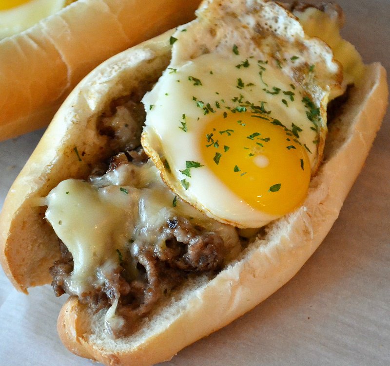 jerseygirlcooks's tweet image. I've created the perfect Philadelphia Cheesesteak Breakfast Sandwich with @landolakesktchn &amp;amp; @thefeedfeed. The creaminess &amp;amp; meltability will take your breakfast up a notch! #LandOLakes #feedfeed #ad jerseygirlcooks.com/2018/09/philad…