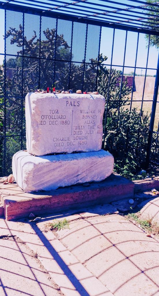 newlingo's tweet photo. Day off traveling to AZ yesterday. Stopped at Billy the Kid's grave along the way. https://t.co/VIEZu4w9up