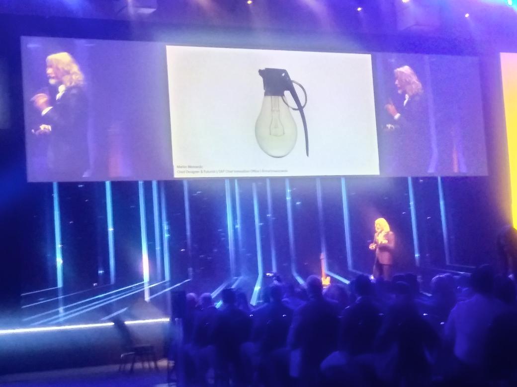 marcusborba's tweet image. #SAPForum Martin Wezoski is talking about #innovation, future and #IntelligentEnterprise

#Blockchain #Robots #MachineLearning #AI #Robotics #Somostodosinovaçäo