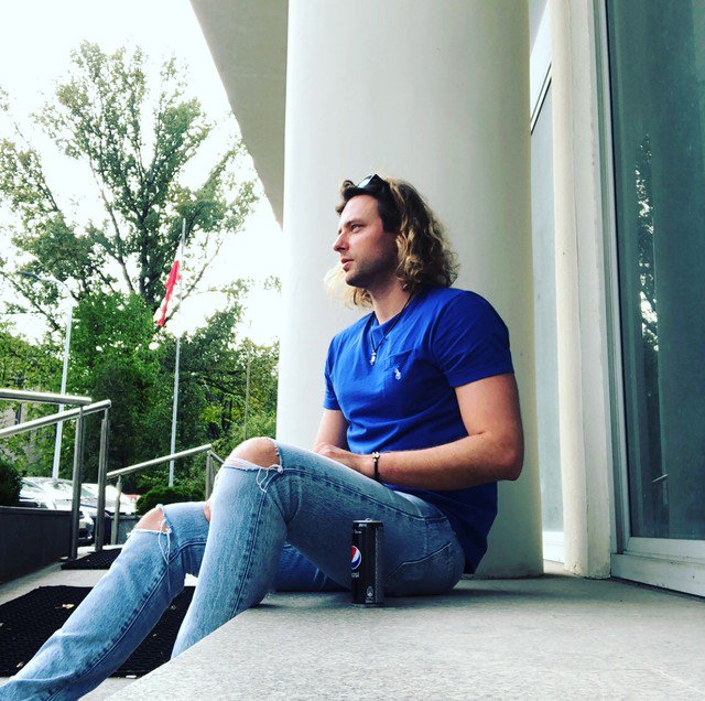 JacekJMMJ's tweet photo. In this building, we are developing great #blockchain projects. #software that is going to change the future. Millions of lines of #code that will affect millions of users shortly. #thefutureisnow #hardwork #poland #usa #gb #cooperation https://t.co/ZEEW8NnIhk