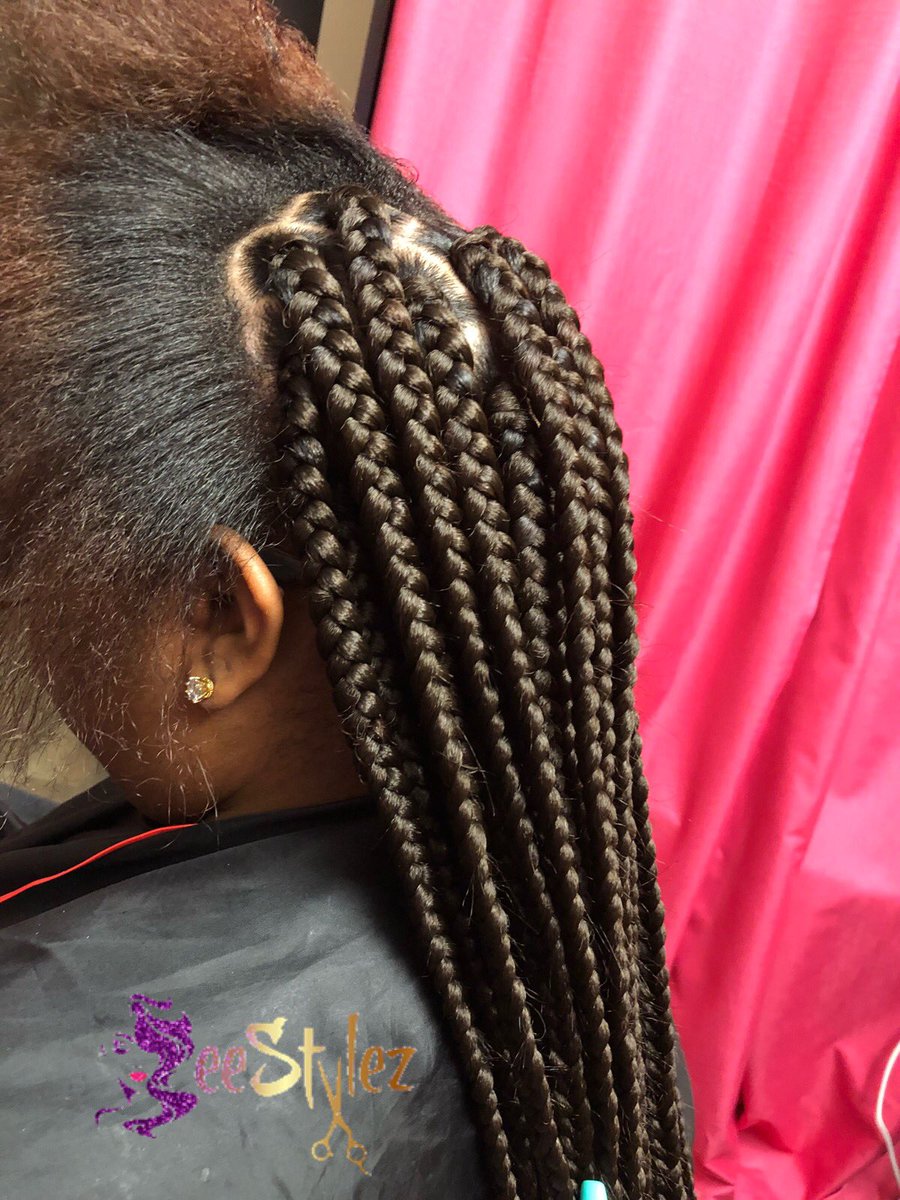 amourbee_'s tweet photo. South students! Get at me! ✂️💙🐾 #BeeStylez #USA22 #USA21 #USA20 #USA19 #USA18 https://t.co/xeCYmZbyOj