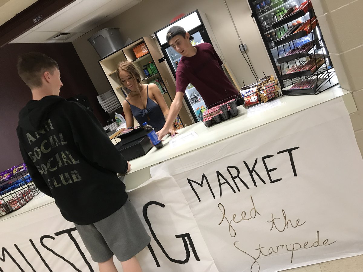 PondoDeca's tweet photo. Mustang Market now open! https://t.co/srxbPwrSlt