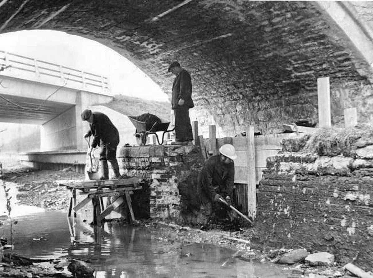 Waterways World On Twitter Memory Lane Half A Mile Of The