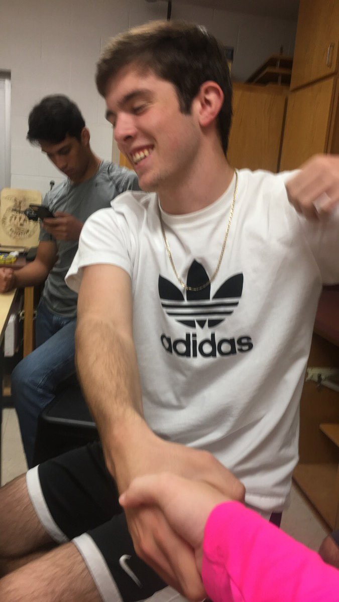 kenzzz8's tweet image. bringing it back, 275 retweet by october and @samuelmartin01 will wax both of his legs #PLZRT