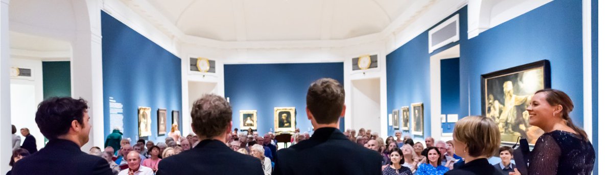 📢 We are thrilled to announce details of our new platform for early career musicians: Bridging the Gap. 

This year we are looking for singers aged 19-26 and based in Scotland. Applications close on 12 October. 

dunedin-consort.org.uk/community-and-…

#BridgingTheGap #JoinUs