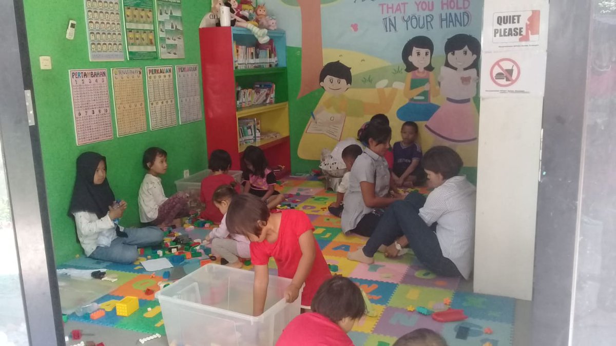 rptrakeuangan's tweet photo. Hari libur dan bermain Lego adalah 2 hal tak terpisahkan di RPTRA Taman Keuangan. Tantangan serta keseruannya tak tergantikan...
#kreatifitas
#mainlego
#harilibur
@Ermasuryani63
@tutykusumawati
@sudinppappjp
@dppappdki
@Bambang89824273
@Utju9
@fajarpratama313 https://t.co/BEbZxNJBxg