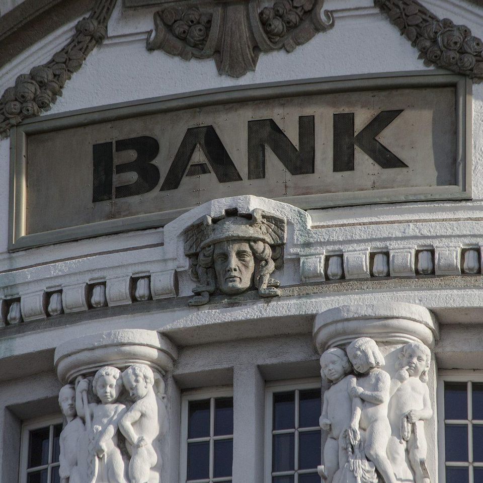 What can traditional Banks 🏦 learn from Fintech❓ buff.ly/2wYrpsN 👈 #crypto #cryptocurrency #CryptoNews #Blockchain #blockchaintechnology #Decentralization #bitcoin #ETHEREUM #Forbes #BubbloApp #BUBL