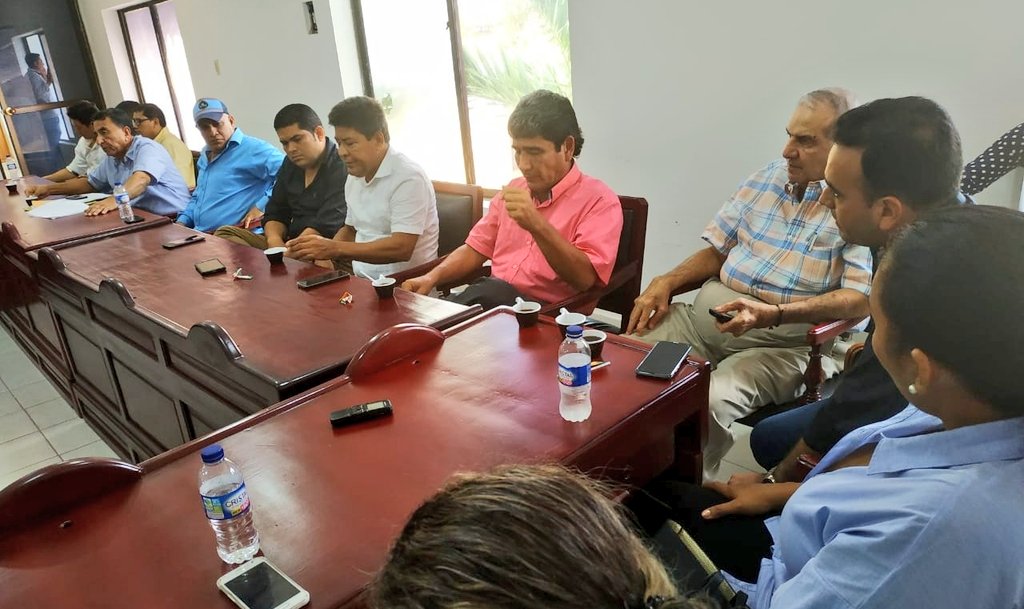 CHICANOTICIAS1's tweet photo. IATENTOS! #EstáPasando #Cereté                  Alcaldes de Cereté, Ciénaga de Oro y San Carlos reciben informe de la Empresa Eras S.A. sobre supervisón a @UniaguasSAESP en el recinto del Concejo Municipal https://t.co/5O4dpiu6x7