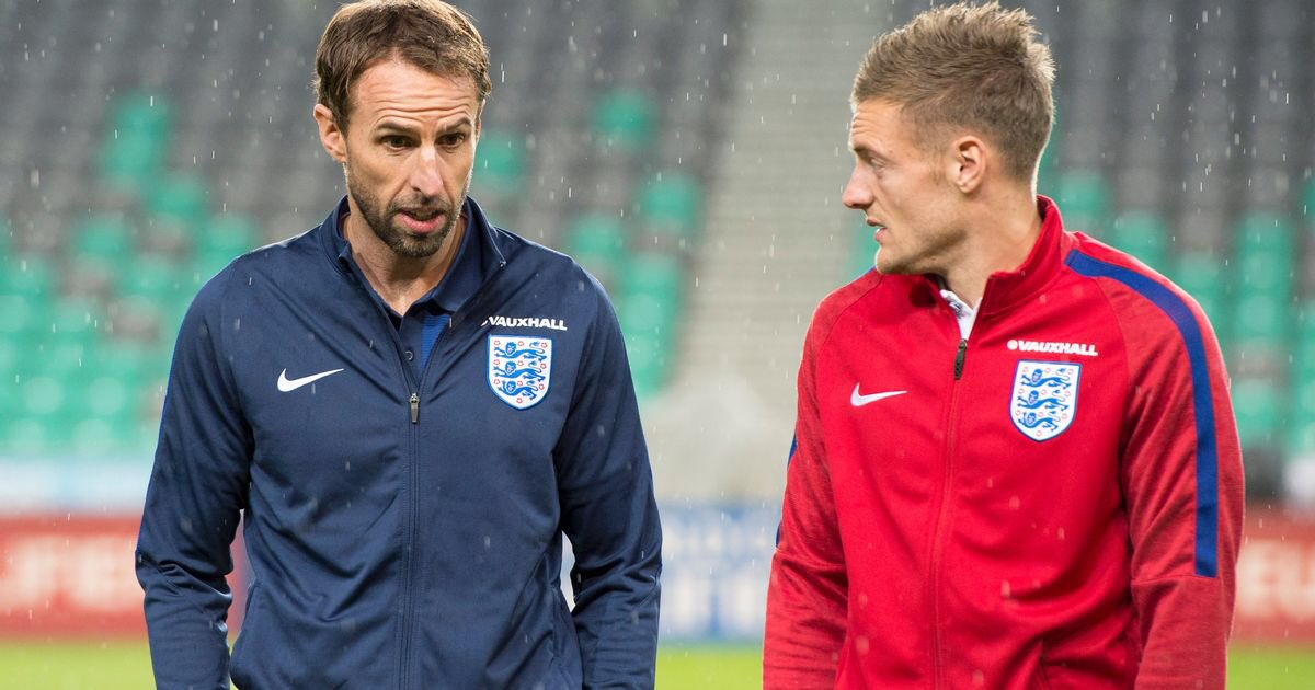 BrentByAccident's tweet image. Gareth Southgate: Always welcome, but maybe you should call ahead. 

Vardy: I’m not gonna call ahead! No point!

GS: Then I’ll lock the door!

JV: Yeah? I’ll still get in, let’s see!

.....

GS: You should phone ahead.

JV: I’m not gonna call ahead.