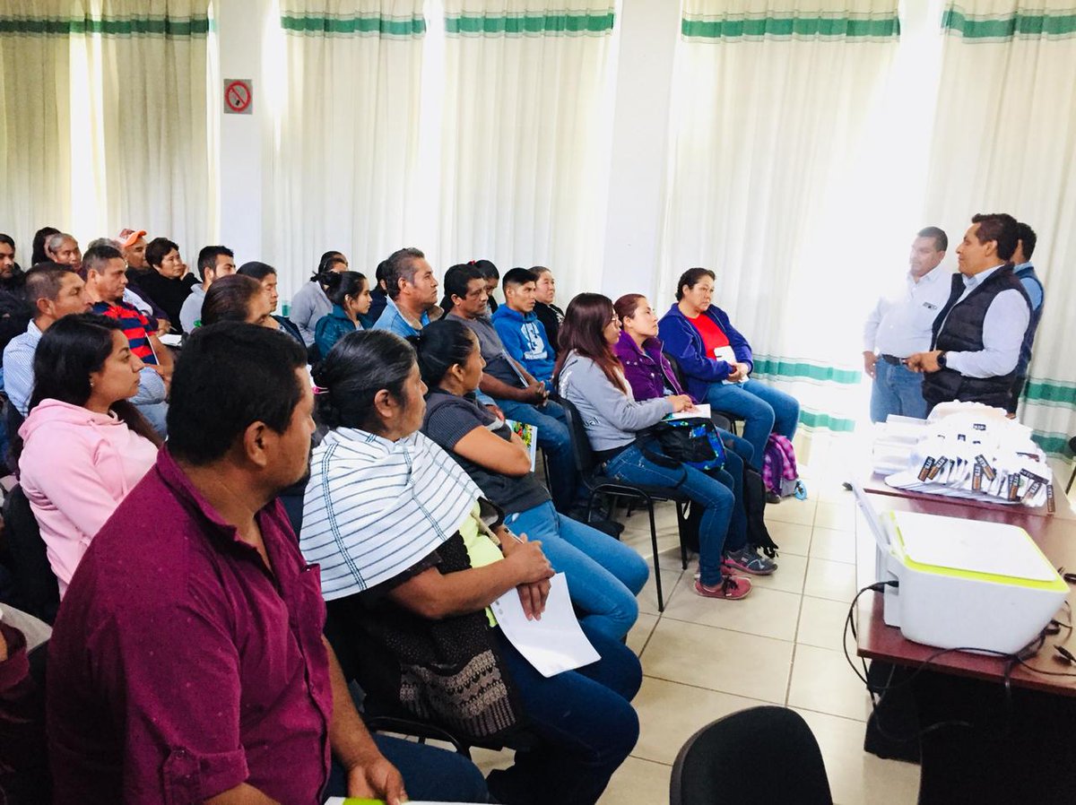 RigobertoGomez_'s tweet photo. En rep de @AdolfoToledo_ delegado de @SAGARPA_Oax di la bienvenida a productores de 60 mpios que asisten al taller "Impulso integral para la comercialización" impartido por @MCSProductores en el marco del @PESA_Oax @_rubenluna @regalindof @Sedapa_GobOax @FAOMexico https://t.co/yl1l5aagIx