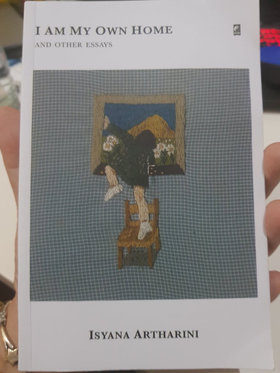 moonchildmochii's tweet photo. "I love so I love."

I will learn living and loving my own self from now on. 🌱
#ReadWithRM #readaRMy #GiftABook #HAPPYRMDAY https://t.co/fR9PHBWa1I