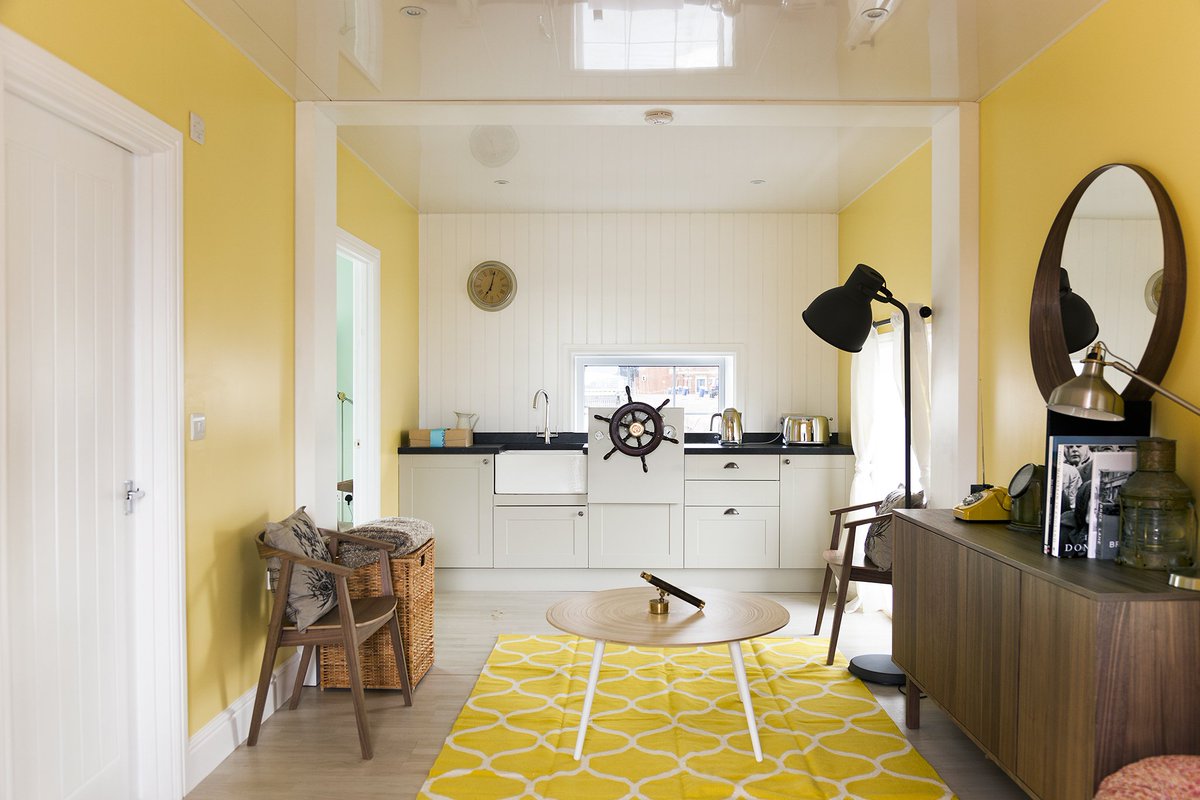 HelloSuburb's tweet image. Here comes the #Airbnb revolution! bit.ly/2N2hf5f #travel #airbnbhost #vacation #vacationrental #booking #interiordesign #love