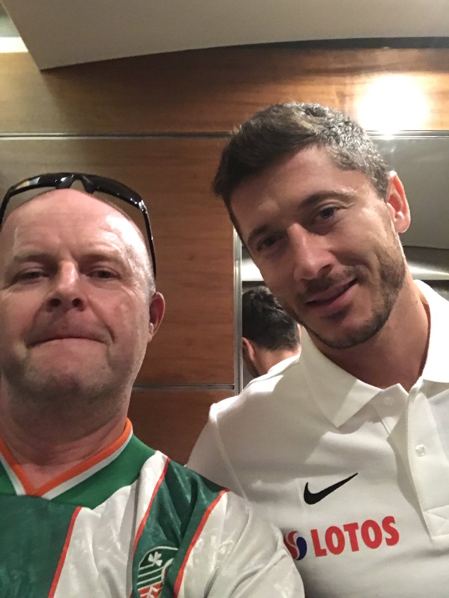 gerrymc123's tweet photo. Just met this fella in the lift and he thinks Roy Keane should go as well #polvire #COYBIG https://t.co/2cwSF3Np4O