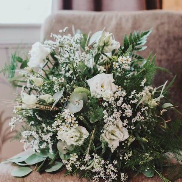Diamondbouquet's tweet photo. @GarvockHouse #Weddingvenue #weddingflowers #weddingflorist #Fife #thediamondbouquet @jodielamontphotography https://t.co/KQtS64xGtc