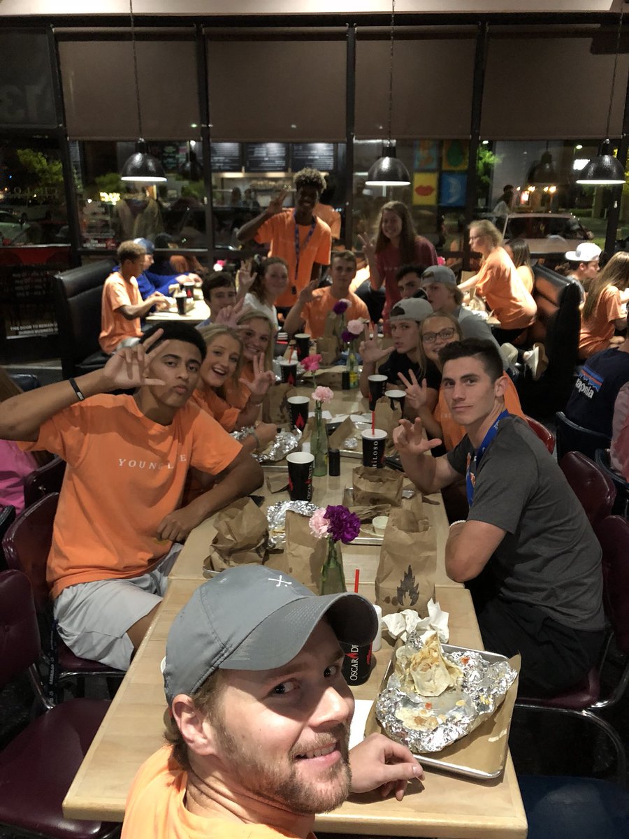 ROCOYL's tweet photo. Pics are up from YL Club last night! If you have any pics you want to share with us, send them our way! #MondaysAreForYL https://t.co/BPSE7WVC7f https://t.co/XRj3xrsVI0