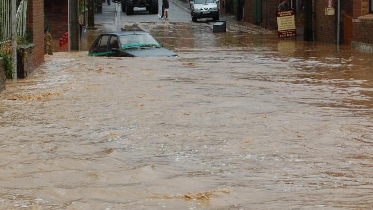 VDNValenciennes's tweet image. #VillersPlouich Il y a dix ans, des inondations terrassaient la commune #cambresis notre #longformat vdn.lv/PV2YcT