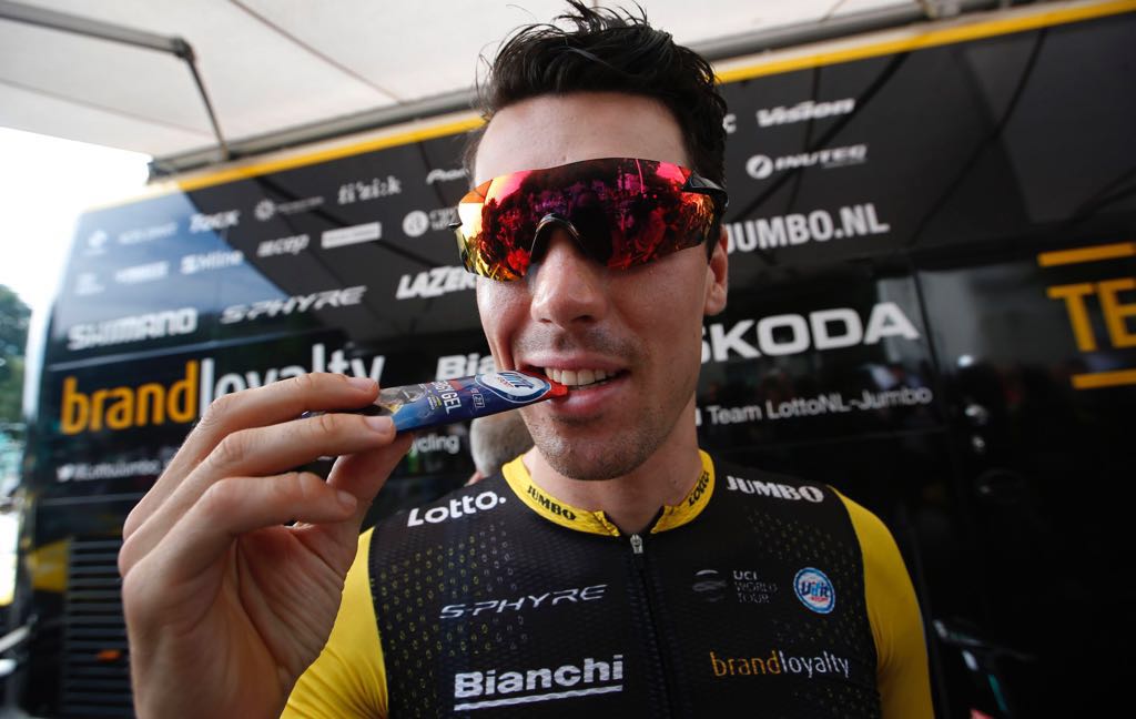VifitSportUK's tweet photo. Want to know how @LottoNLJumbo recover after a race? Nutritionist @NancyvdBurg shared 3 Tips to Recovering after exercise! 💪
1. Hydration
2. Protein
3. Carbohydrates
#VifitSport #RaceRecoverRepeat #NutritionMatters #TuesdayTips https://t.co/RqoK6vefMn