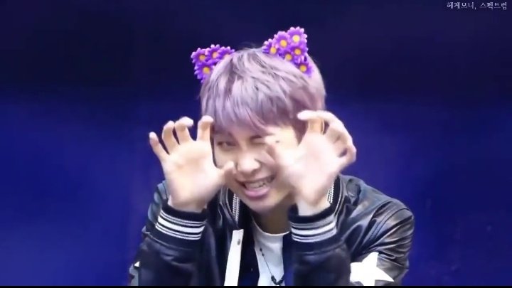 sadaf_071's tweet photo. Imagine being the most cutest person in the world...
Namjoon can relate! 😍❤

#BTS 
#RMGalaxyDay 
#남준이는_아미의_사랑이자_자랑 
#HappyRMDay 
#남준_넌_나의_사람사랑자랑 
  
@BTS_twt https://t.co/04tyOHgSzN