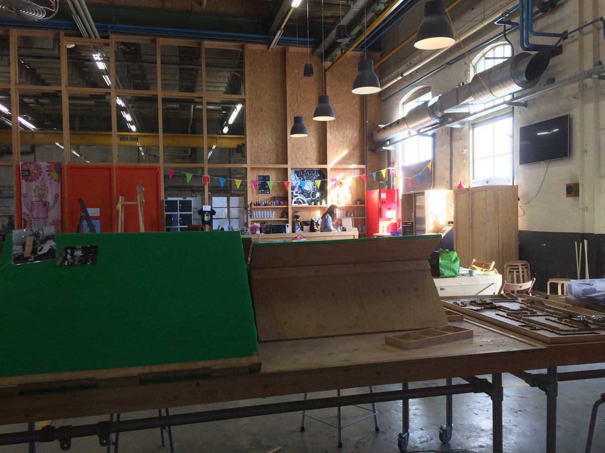 Zojuist met collega’s vanuit #Fontys T.E.C. spaces op bezoek geweest bij mindlabs en ontdekstation op de Spoorzone Tilburg. Mooie bron voor mogelijke verdere samenwerking #FontysSocialLabs