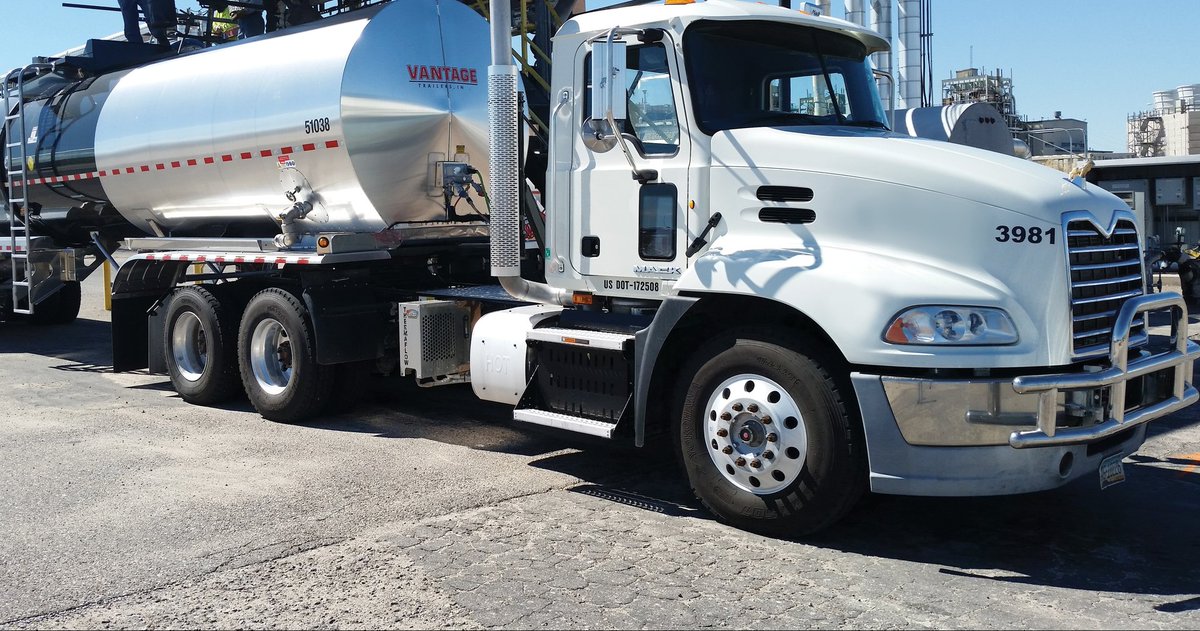 andeavor's tweet photo. Thank you to all our drivers who hold safety as a core value and operate with the utmost care every day. And a big congratulations to those who have achieved more than one million miles of accident free driving. #NationalDriverAppreciationWeek https://t.co/SogjMUxaHj
