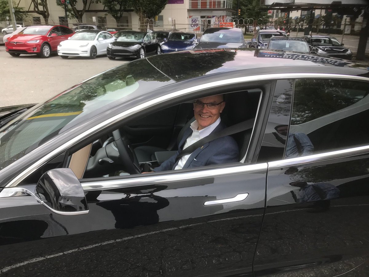 JohnCCoupar's tweet photo. Rob Safrata @changequity taking delivery of our first ⁦@mrnovex⁩ Tesla #changingthewaywedeliver https://t.co/pma2b01NSk