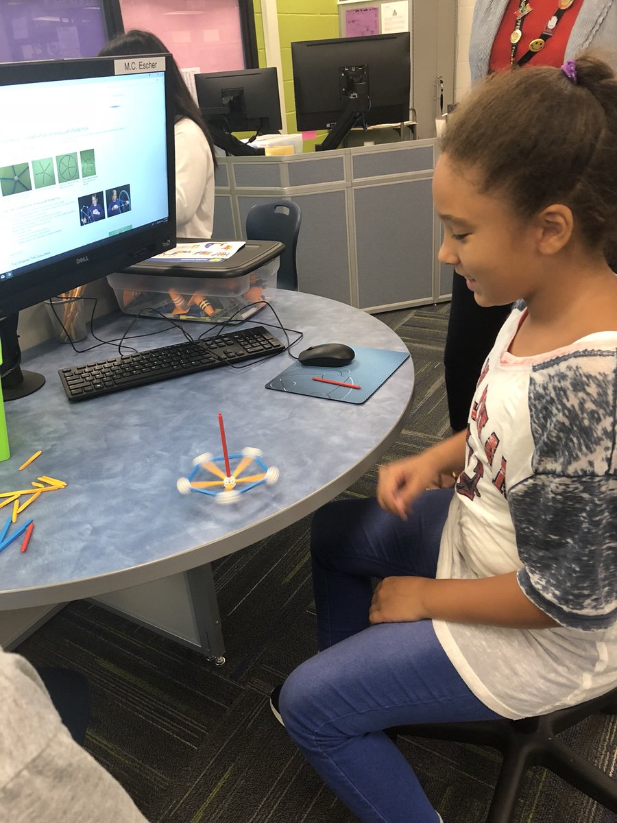 MrsElayan213's tweet photo. 213 had some of the best constructed tops @RidgeLawnLab has seen thus far! #cridgepride #steamlab #thirdgradeengineers https://t.co/XMetiKG6Lz