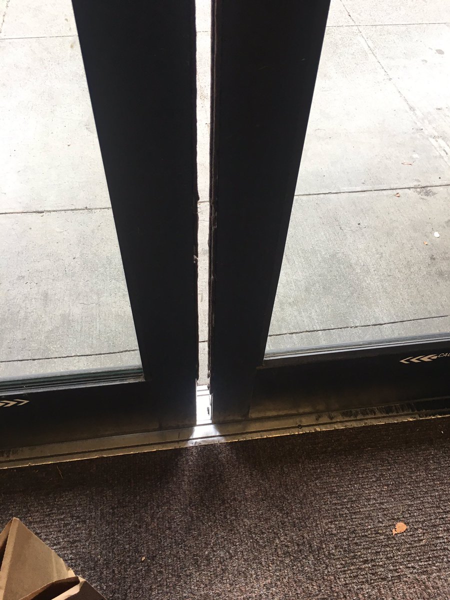 brittanyzapataa's tweet photo. Once again couldn't leave the grocery store until someone heavier than me walked out because the weight sensor didn't sense that I was standing there 😒 how's your day going? 😂 #tinypeopleproblems https://t.co/SZldGXXuDB